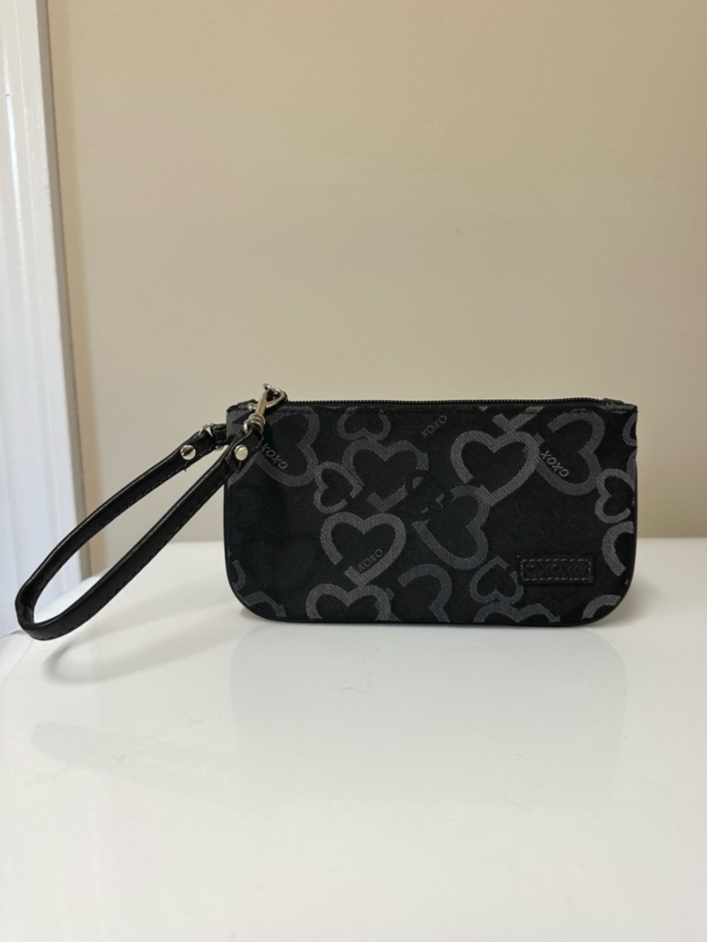 XOXO Black Heart Print Wristlet
